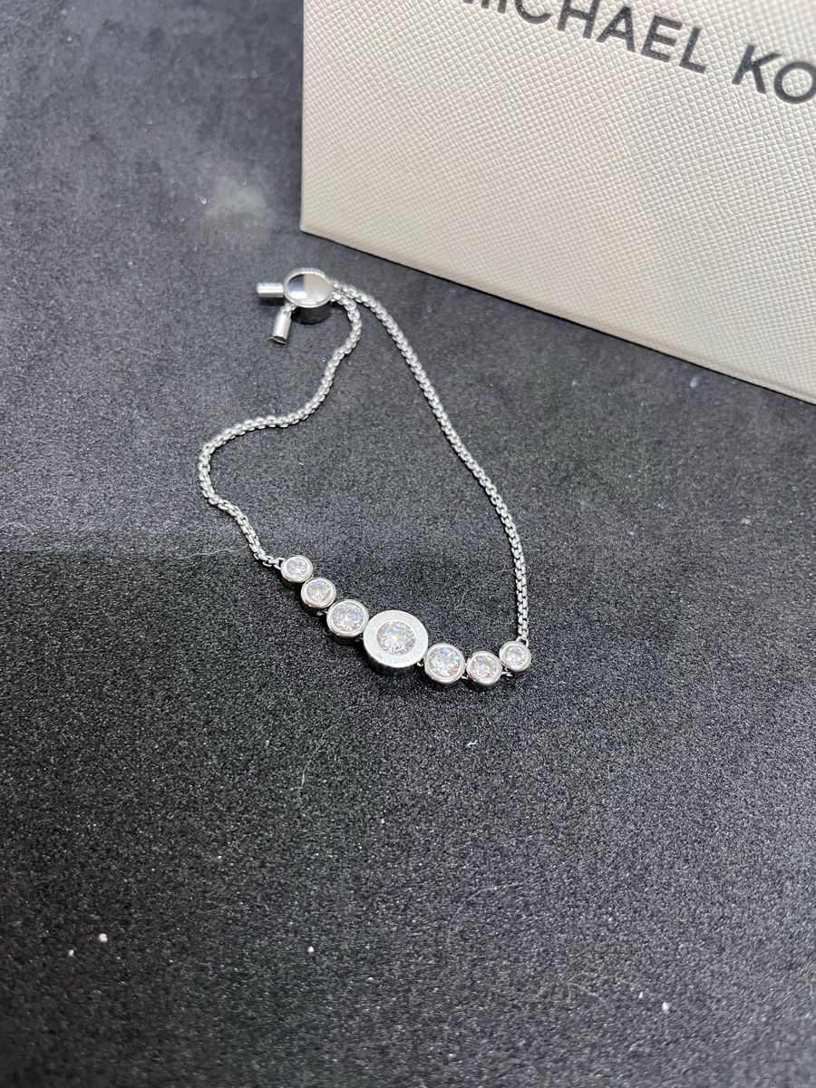 Michael Kors Armbänder & -reifen: Michael Kors Armband, Silber, Neuwertig. – Neu (gemäss Beschreibung) aus Wittenbach von CHollectibles 1