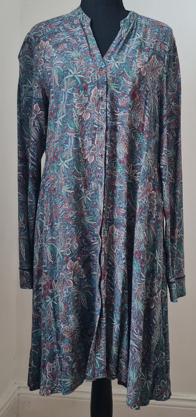 Nile Kleider: Nile Blusenkleid Gr. S – Gebraucht aus Schaffhausen von 4spatzen
