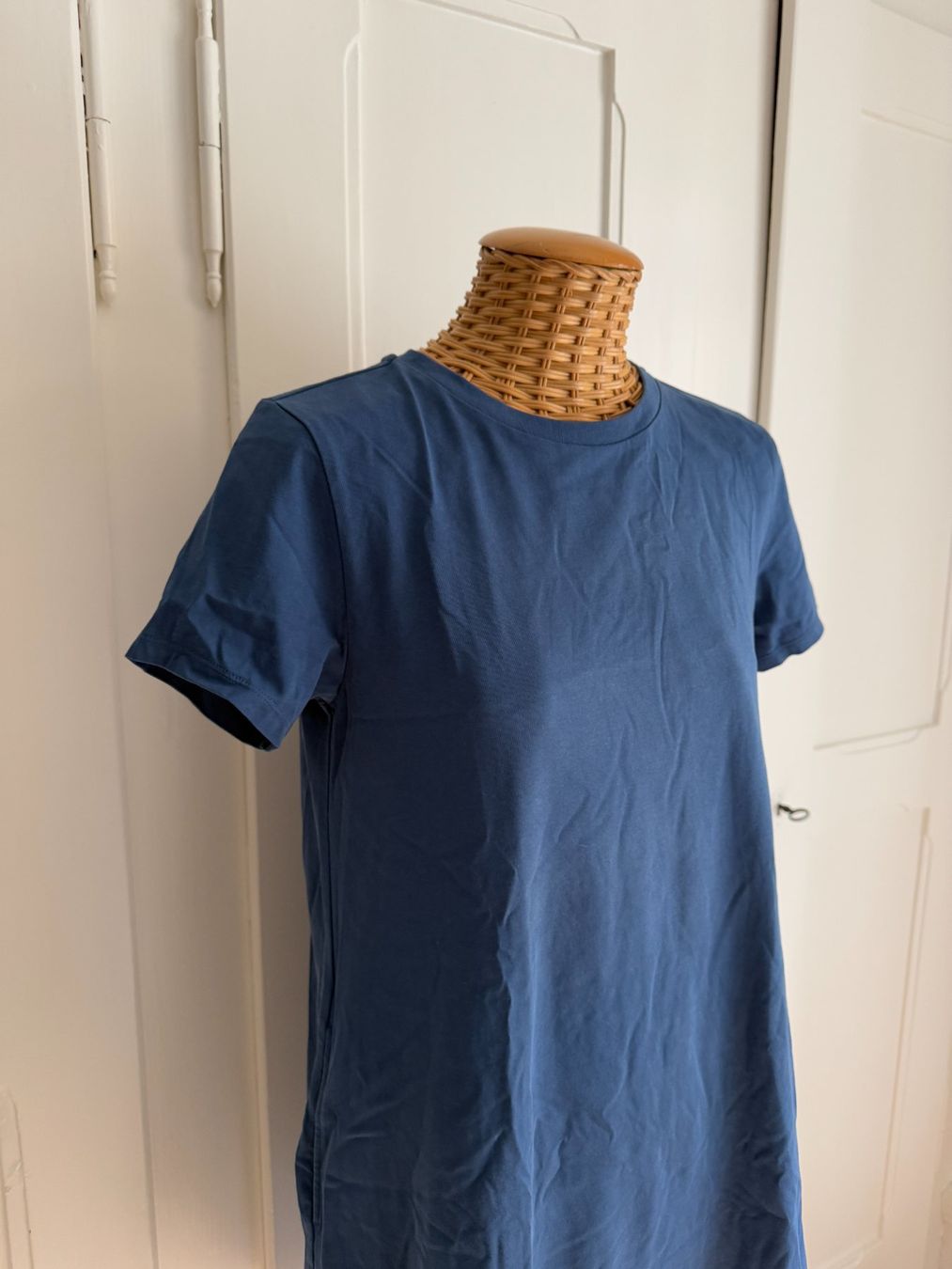 Uniqlo Robes: UNIQLO - Kleidchen blau schwingend S – D'occasion à Zürich par Diazaio 1