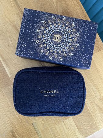 Chanel beauty makeup bag navy and gold