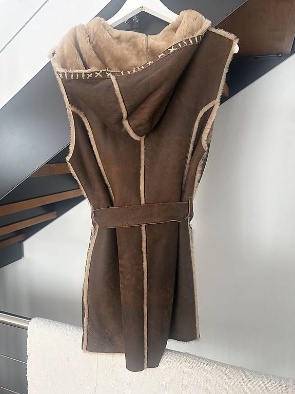 Cappotti: UGG Australia Lammfellmantel 38 – Usato da Spiez venduto da RIGELER01 4