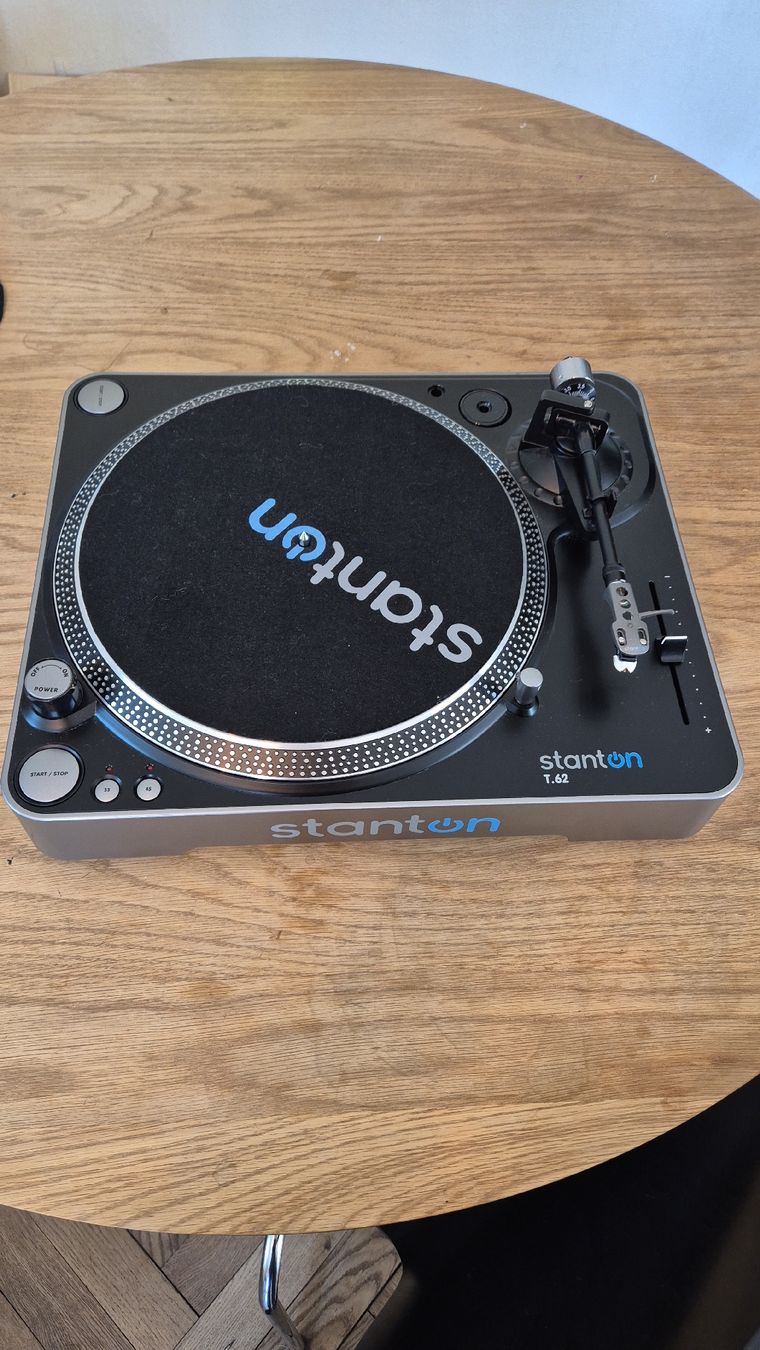 Stanton Giradischi: Stanton T.62 Turntable with Dust Cover – Usato da Zürich venduto da topaxi