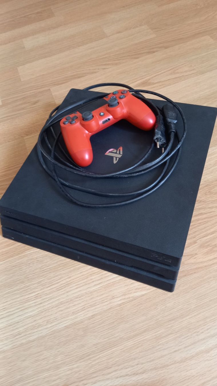 Sony Konsolen: Playstation 4 (+3 Spiele) – Gebraucht aus Winterthur von Robinl96 1
