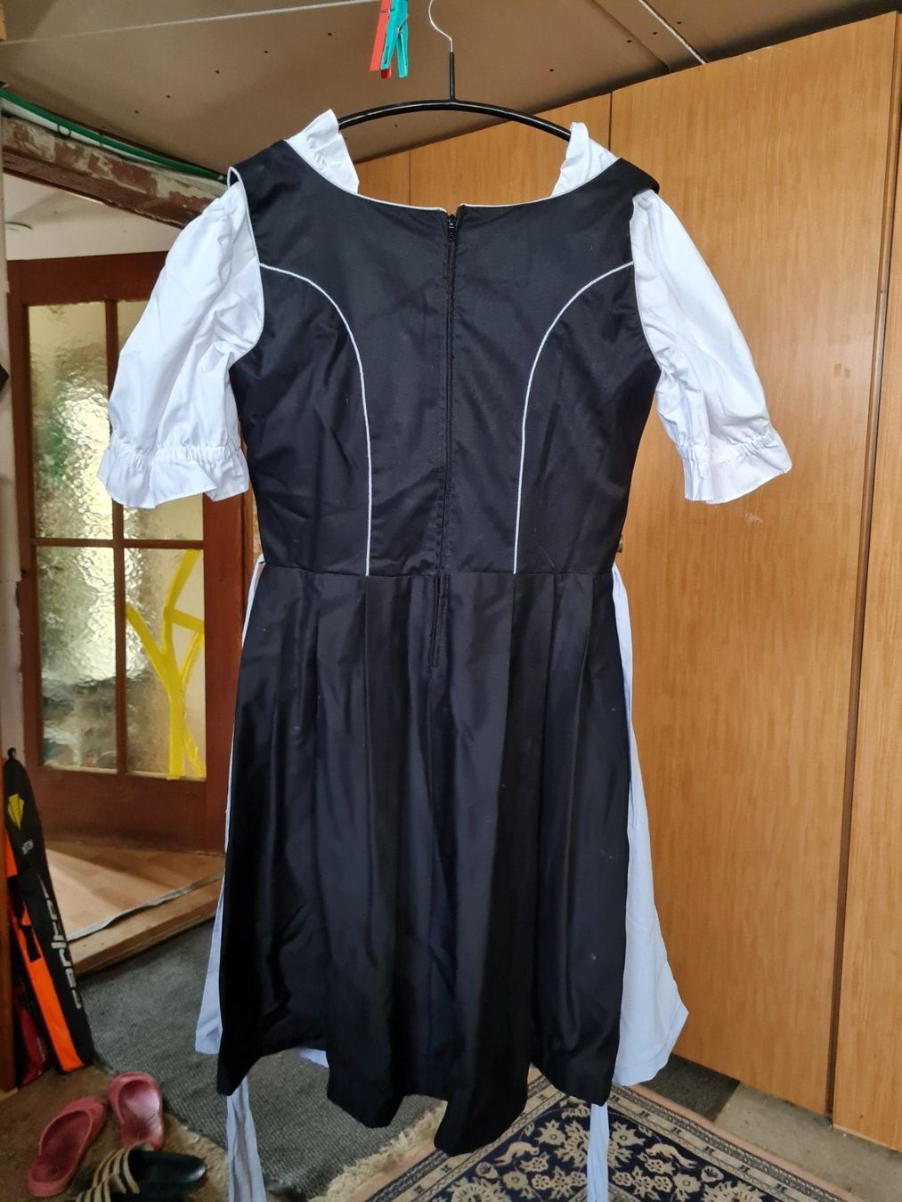 Kleider: Dirndl Set , Grösse M – Gebraucht aus Coeuve von Nelly2 1