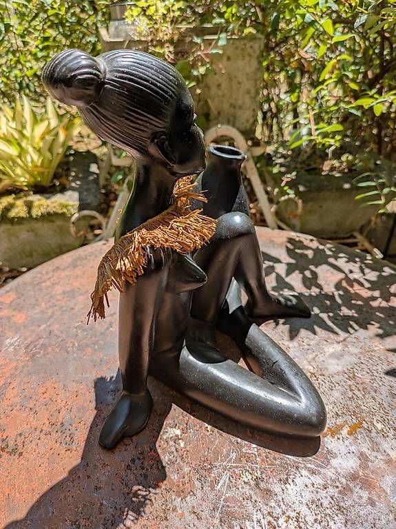 Skulpturen & Statuen: Gmundner Keramik Afrikanerin – Gebraucht aus Binningen von Smile-46 1