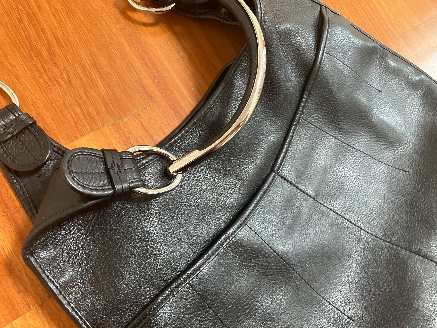 Dior Borse da donna: Handtasche mit Metallgriffen und Leder – Usato da Grenchen venduto da LILO123 2
