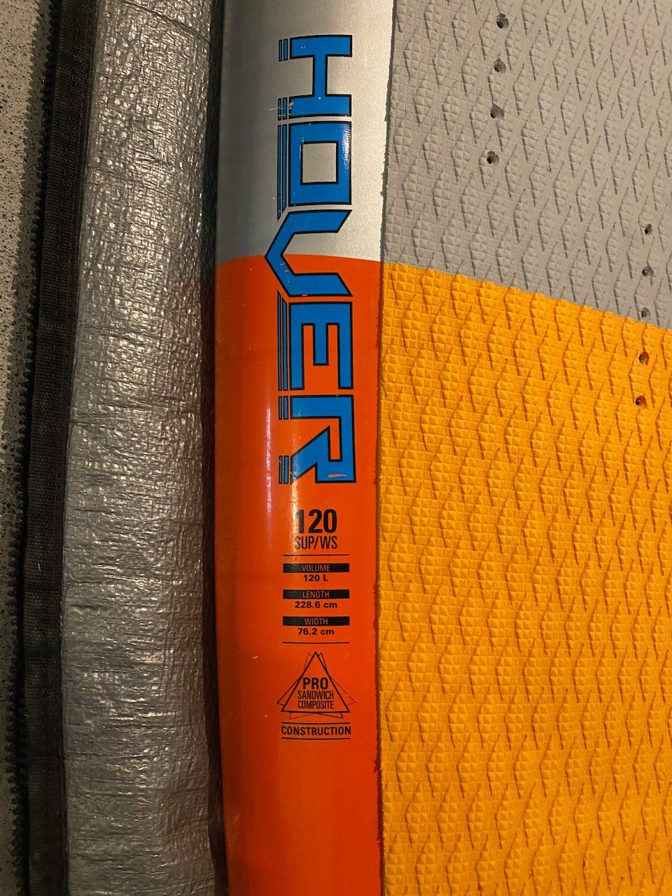 Naish Tavole da surf e di nuoto: Naish Hover Crossover Surfboard 120 inkl. Foil Jet 1650 – Usato da Davos Dorf venduto da feelthebiit 4