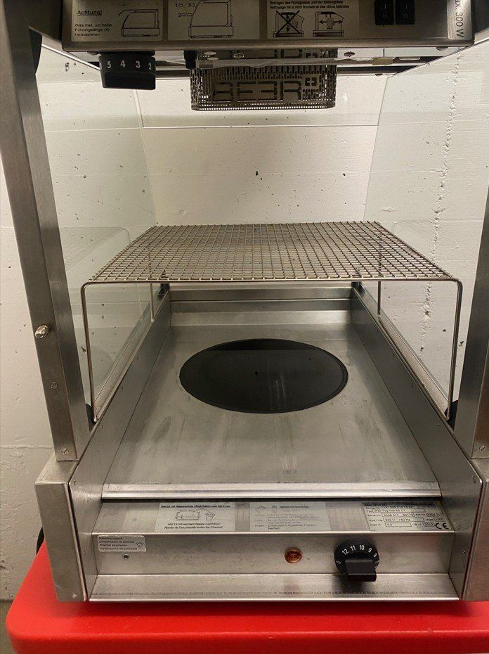 Elettrodomestici da cucina: Beer Grill Speisenausgabevitrine Uno Top Hot – Usato da Suhr venduto da KFK-MA 3