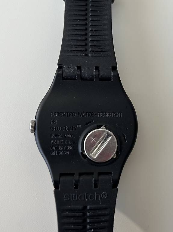 Swatch Orologi: Swatch, Schwarz, mit Datum & Tag, neue Batterie – Usato da Niederönz venduto da Simpel0 3
