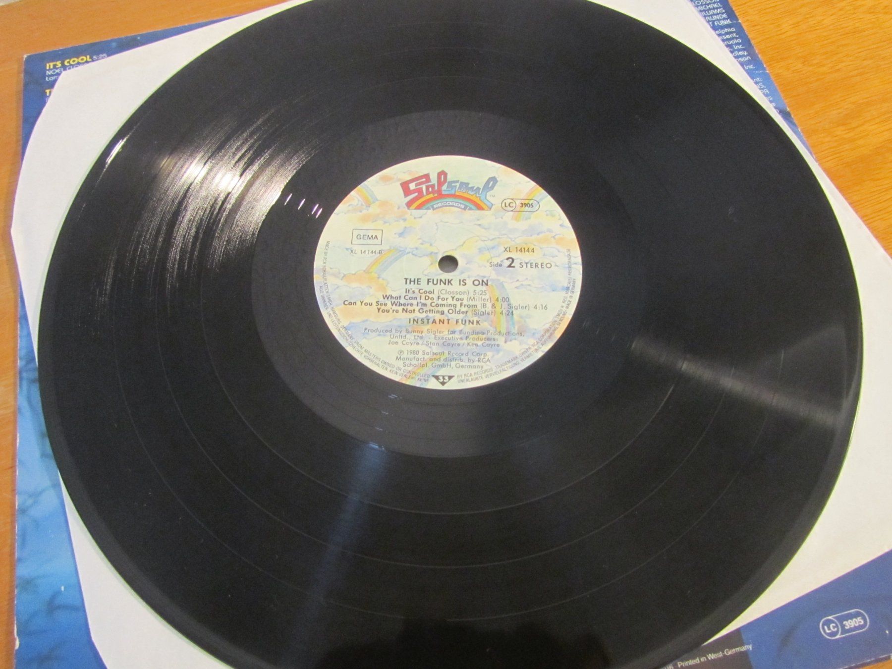 Schallplatten: INSTANT FUNK:   The Funk Is On – Gebraucht aus Seengen von mikelele 4