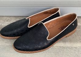 Superbes mocassins PIKOLINOS 100%cuir ajouré noir/beige n.39