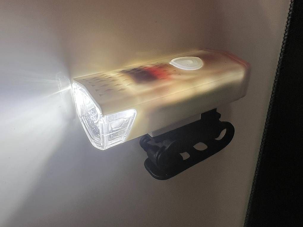 Pezzi di ricambio: Stark Velo licht USB – Usato da Luzern venduto da claiudiu 2