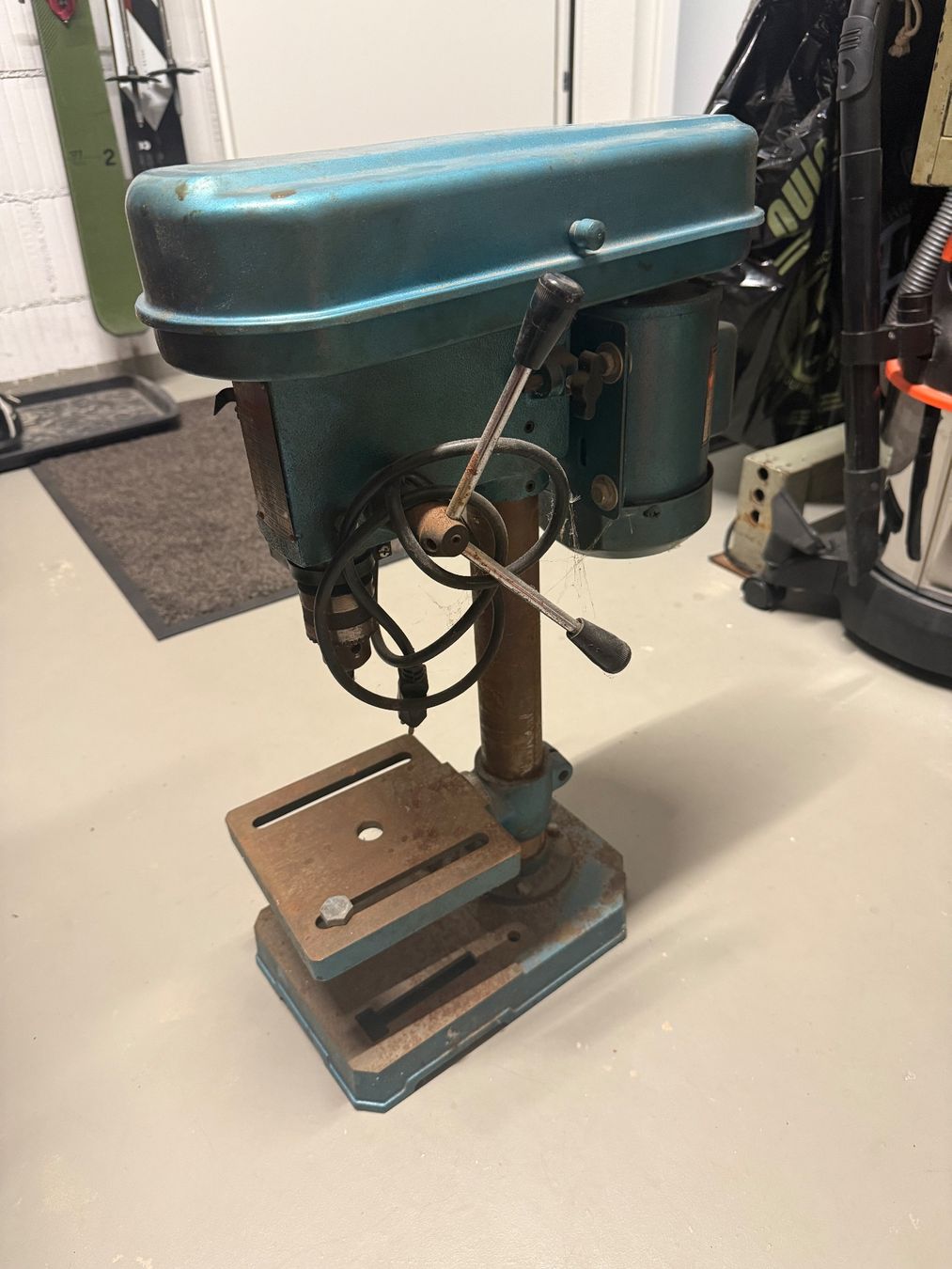 Bohrmaschinen: Standbohrmaschine mit Motor – Gebraucht aus Silenen von phil027
