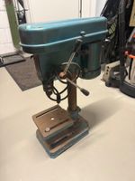 Standbohrmaschine mit Motor