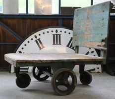 Transportwagen Rollwagen mit viel Patina