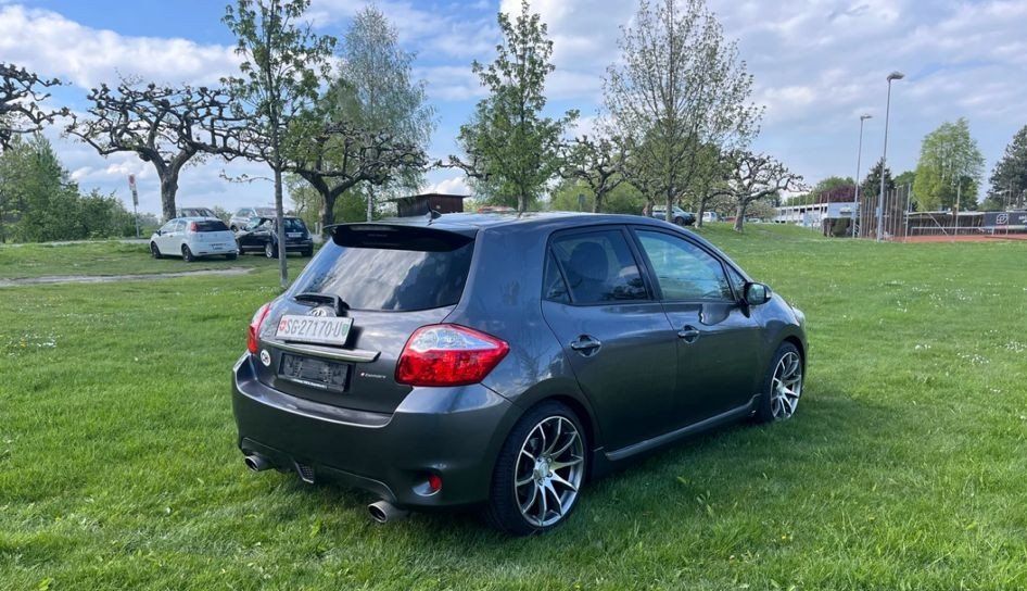 Toyota Automobili: Toyota Auris Bemani 1.8 – Usato da Sargans venduto da nev_wgw5 9