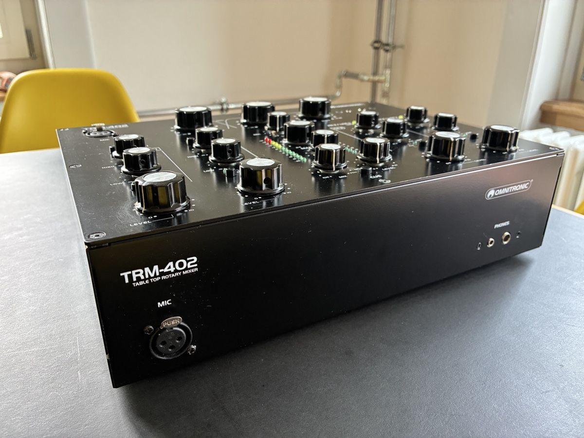 Console di mixaggio: Omnitronic TRM-402 – Usato da Zürich venduto da flohhaufen 3