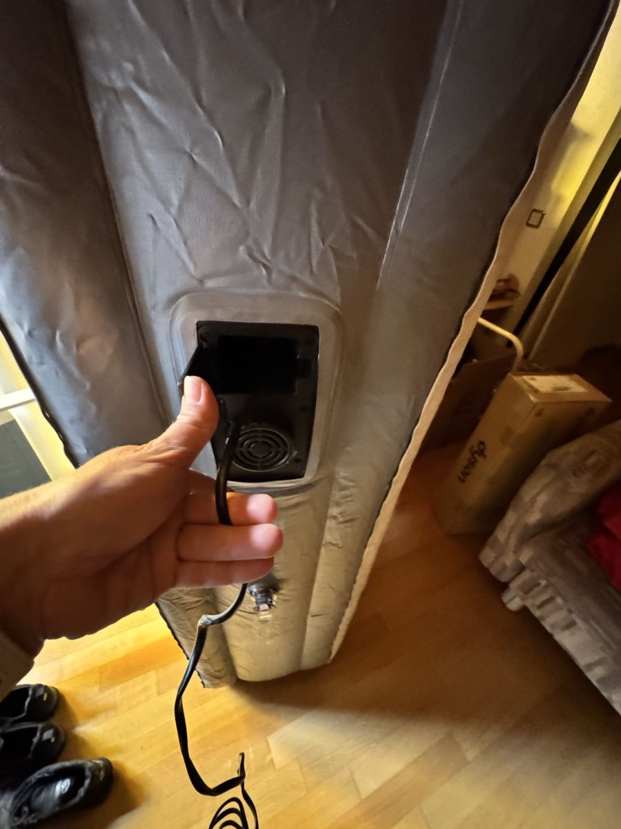 Materassi: 2 Selbstaufblasende Campingmatrazen – Usato da Bern venduto da Cardi11 4