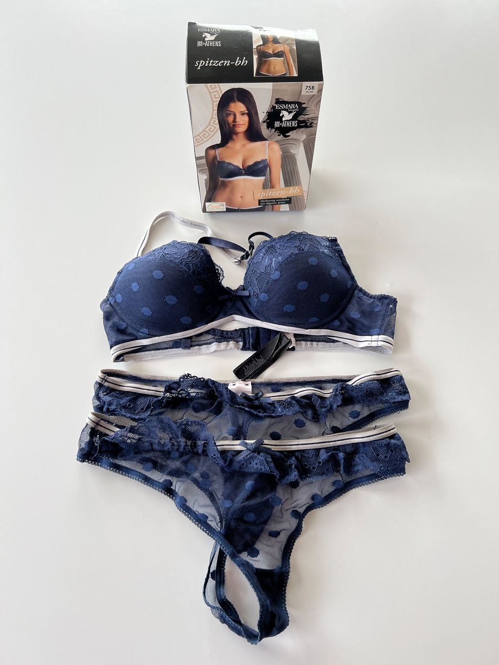 Altra biancheria intima: Esmara Spitzen BH 75B und 2x String Unterhosen – Usato da Büetigen venduto da Jabo 2