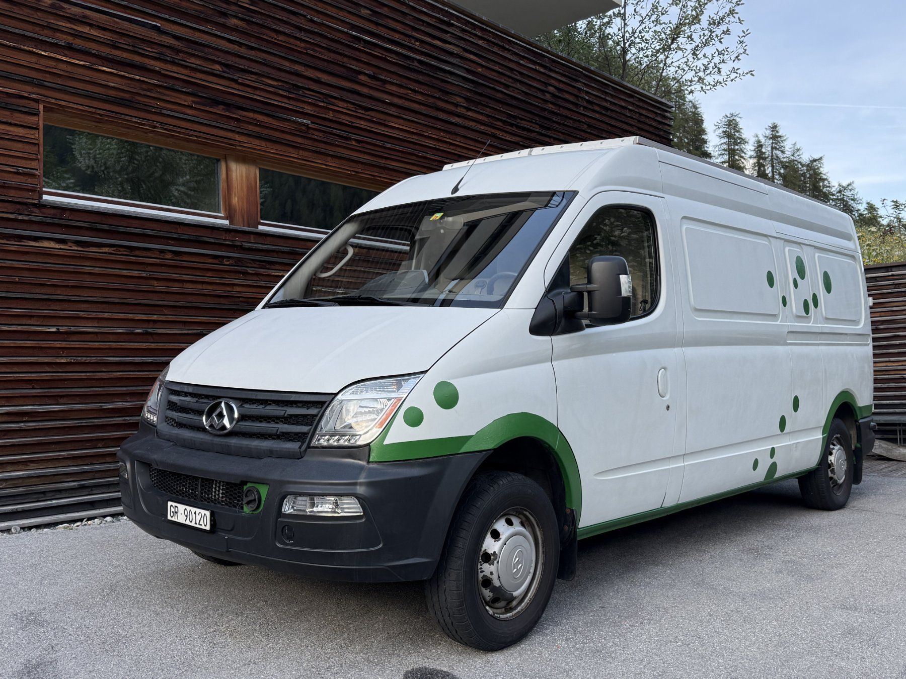 Veicoli da campeggio: Elektro Camper Van Maxus EV80 / 860W PV+ Victron-Komponenten – Usato da Samnaun Compatsch venduto da tschtschnik91 1