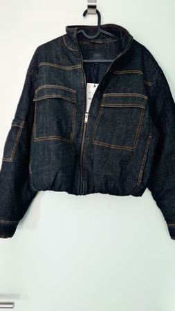 Denim Jacke Zara Grösse M mit Massen NEU
