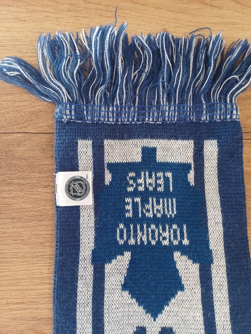 Foulard & Sciarpe: Schals Toronto Maple Leafs NHL Spengler Cup Davos 2 Stk – Usato da Därligen venduto da Musle73 1