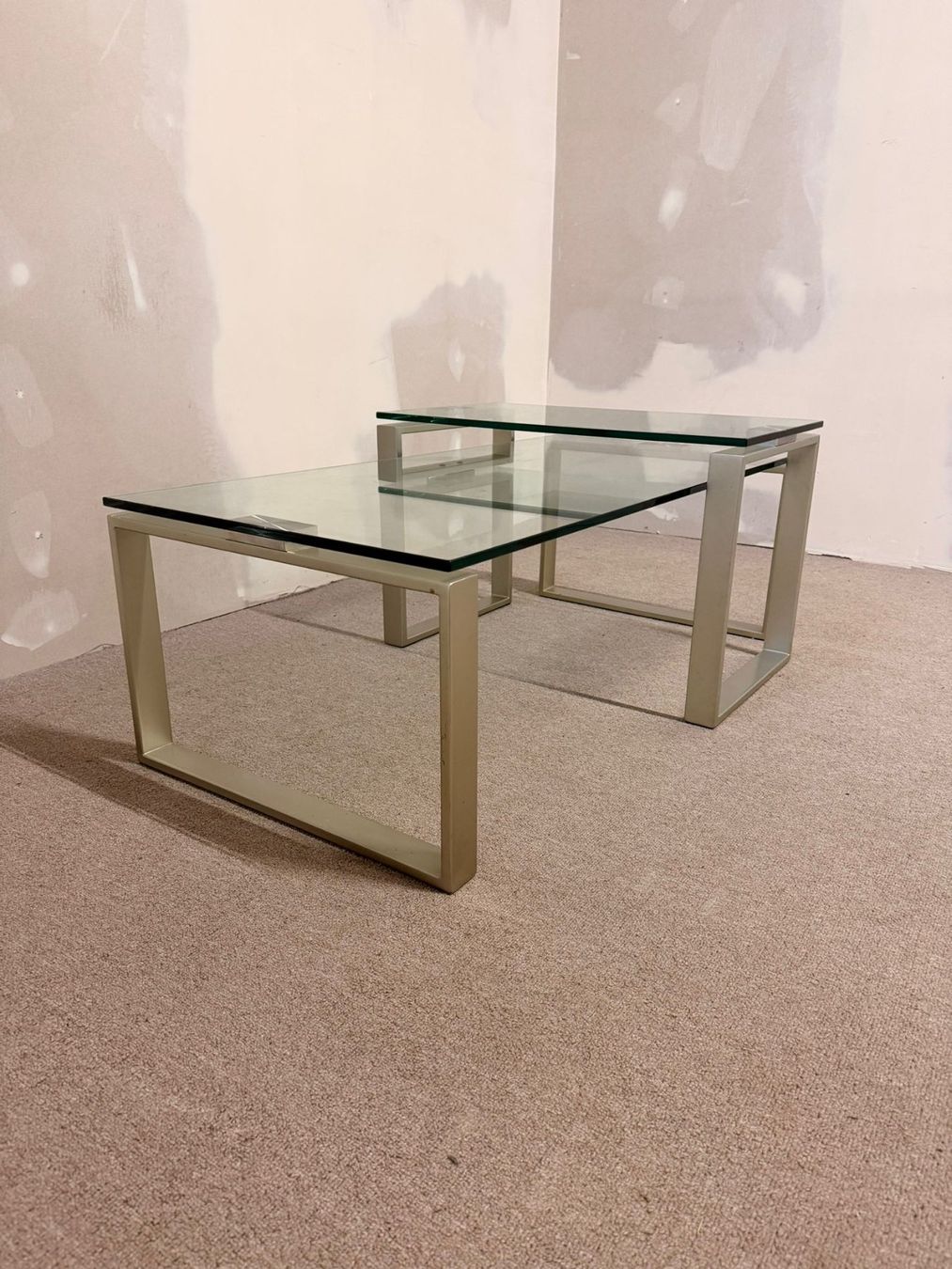 Tavoli: 2er Set Coffee Table Couchtisch Kombination aus Glas/ Metall – Usato da Rickenbach ZH venduto da Der-Insider 2