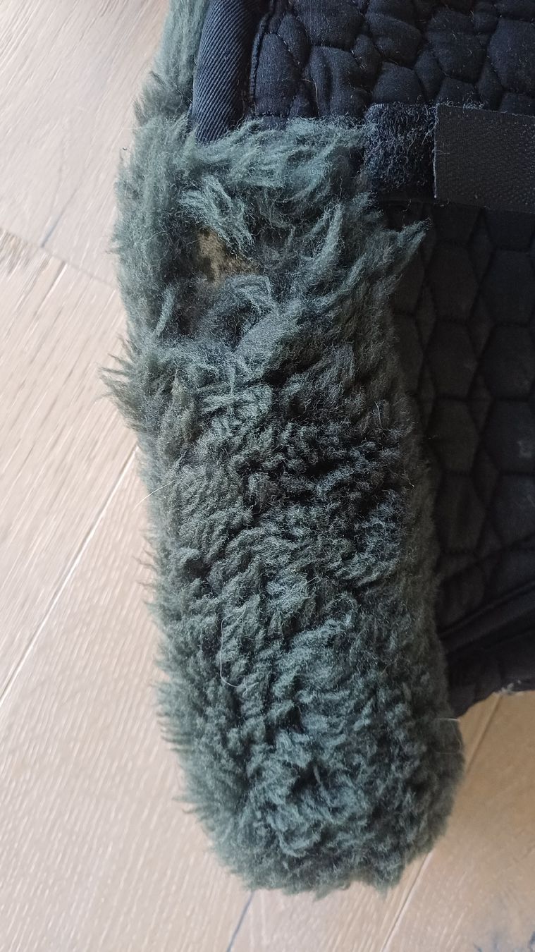 Coperte: Mattes Lammfell-Korrekturpad DR – Usato da Ebmatingen venduto da sme74 4