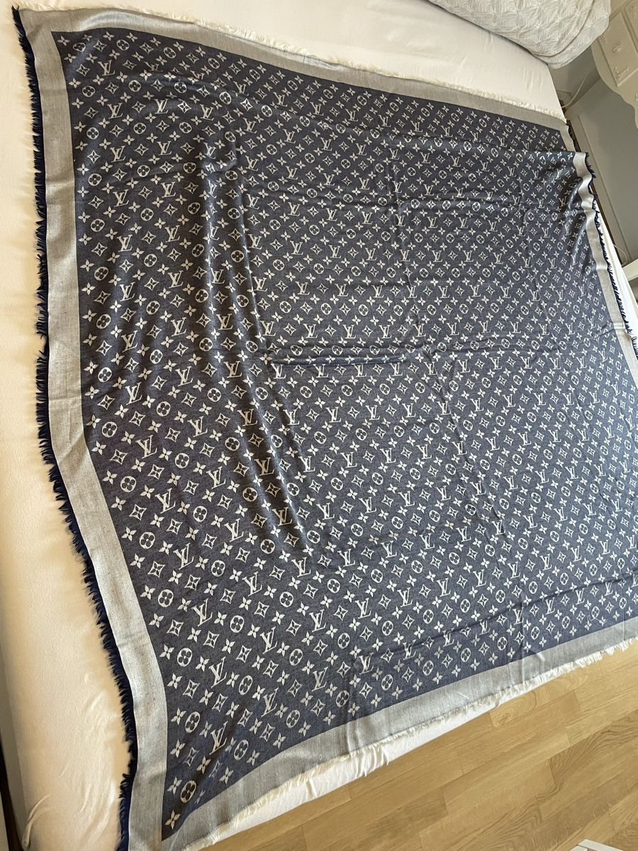 Louis Vuitton Foulard & Sciarpe: Louis Vuitton Schal / Neupreis CHF 540.- – Nuovo (secondo la descrizione) da Oberarth venduto da abi127 1