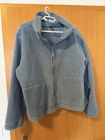 Flauschige Damen Jacke, ideal für den Übergang, Grösse L
