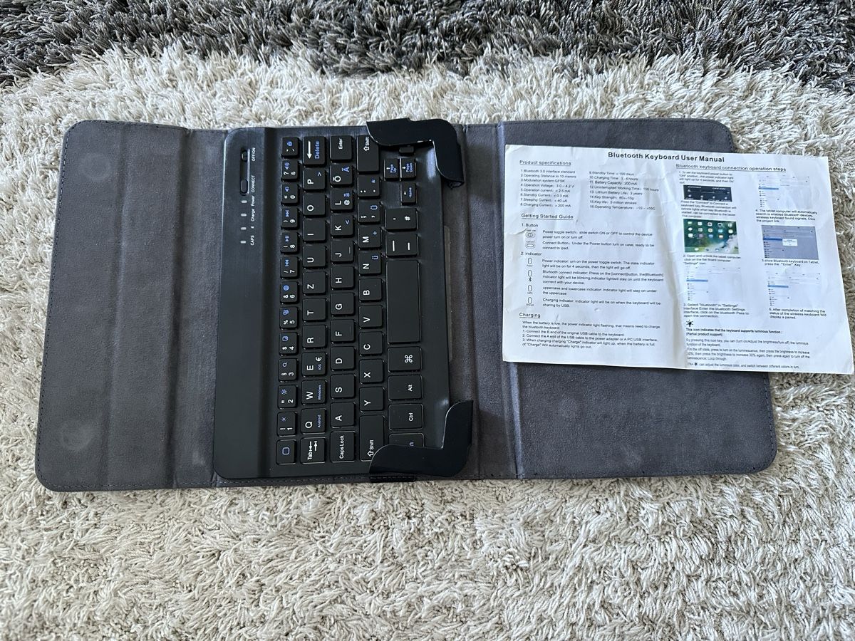 Claviers: Bluetooth Tastatur Schwarz mit Schutzhülle – D'occasion à Thalwil par Thommy_nau 2
