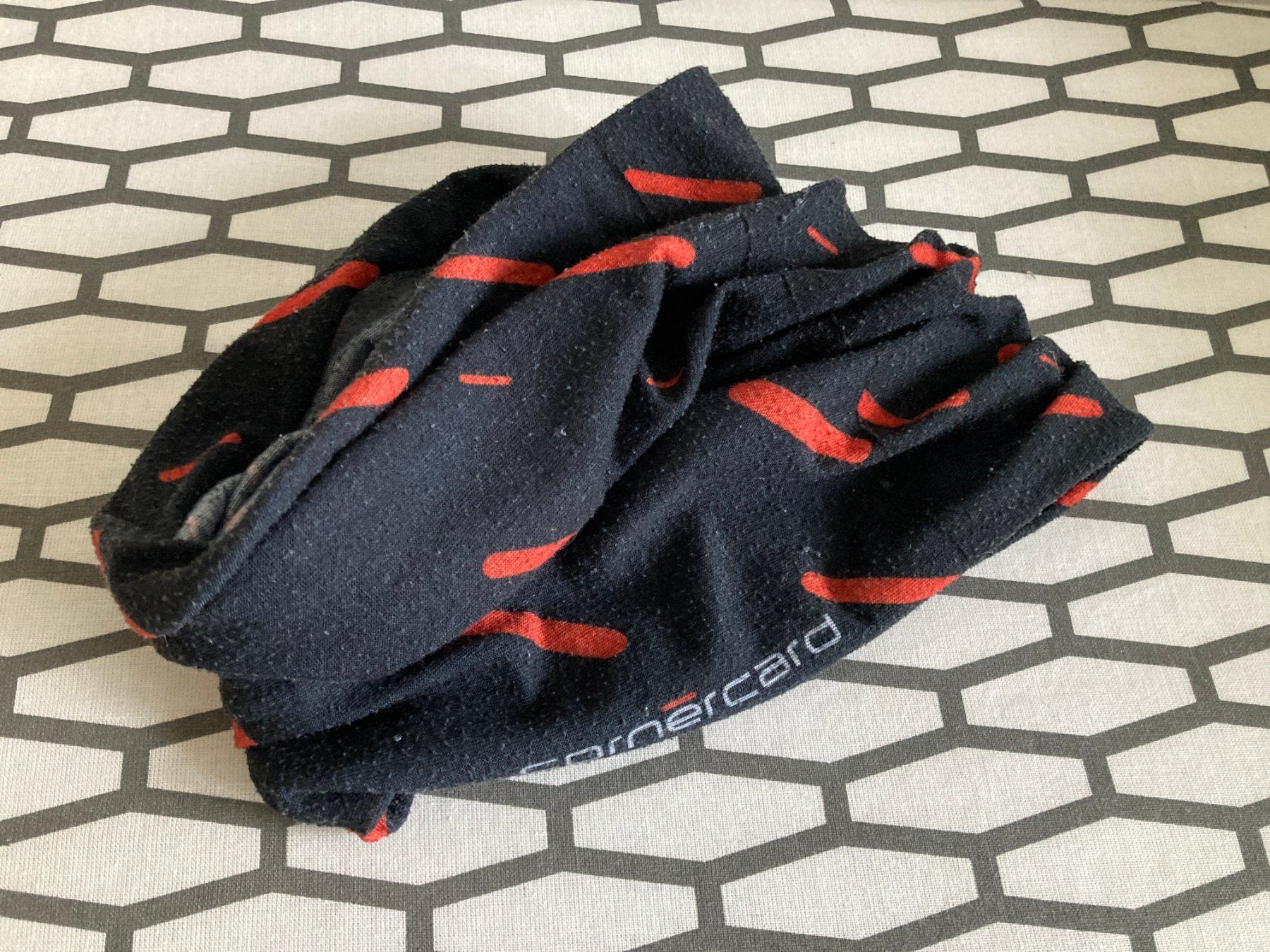 Copricapi, berretti & cappellini: Bandeau Cornercard, idéal hiver! – Usato da Biel/Bienne venduto da almercaa