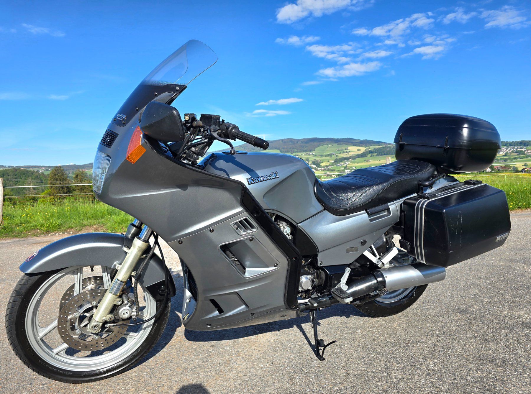 Kawasaki Strasse: Kawasaki GTR 1000 – Gebraucht aus Hauteville von Alain011111116 3