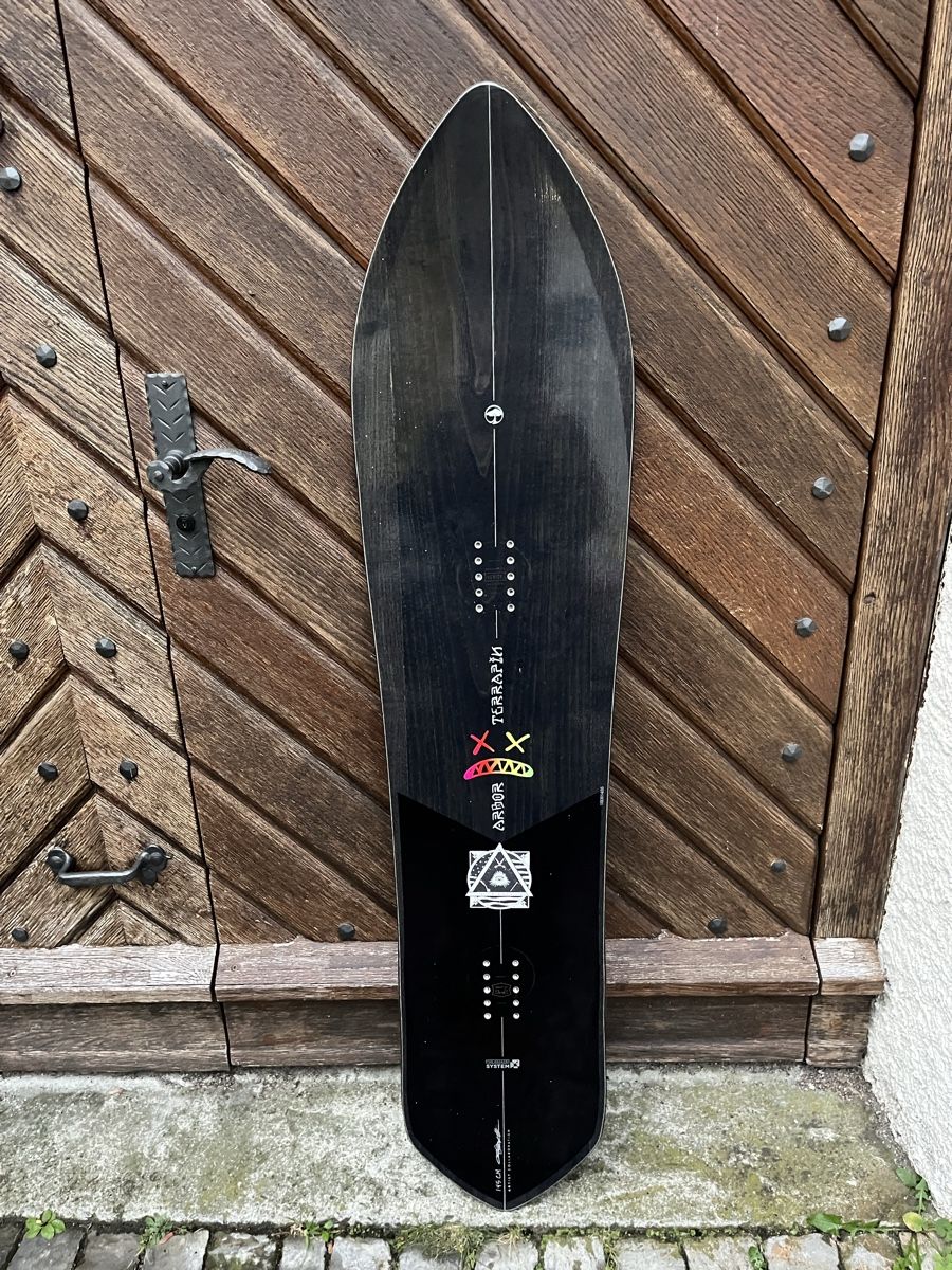 Board: Arbor - Freeride Snowboard 145cm – Usato da Unterseen venduto da BiancaNBozo