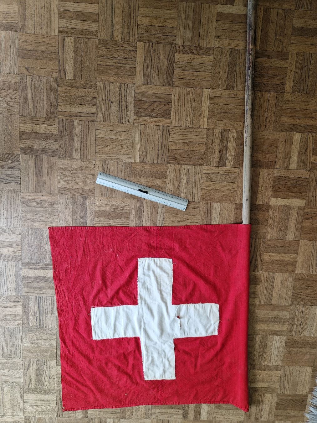 Fahnen: Grosse Erst-Augustfahne – Gebraucht aus Basel von Luckyvrena 1