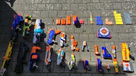 Nerf Waffen Sortiment mit Zubehör und Munition