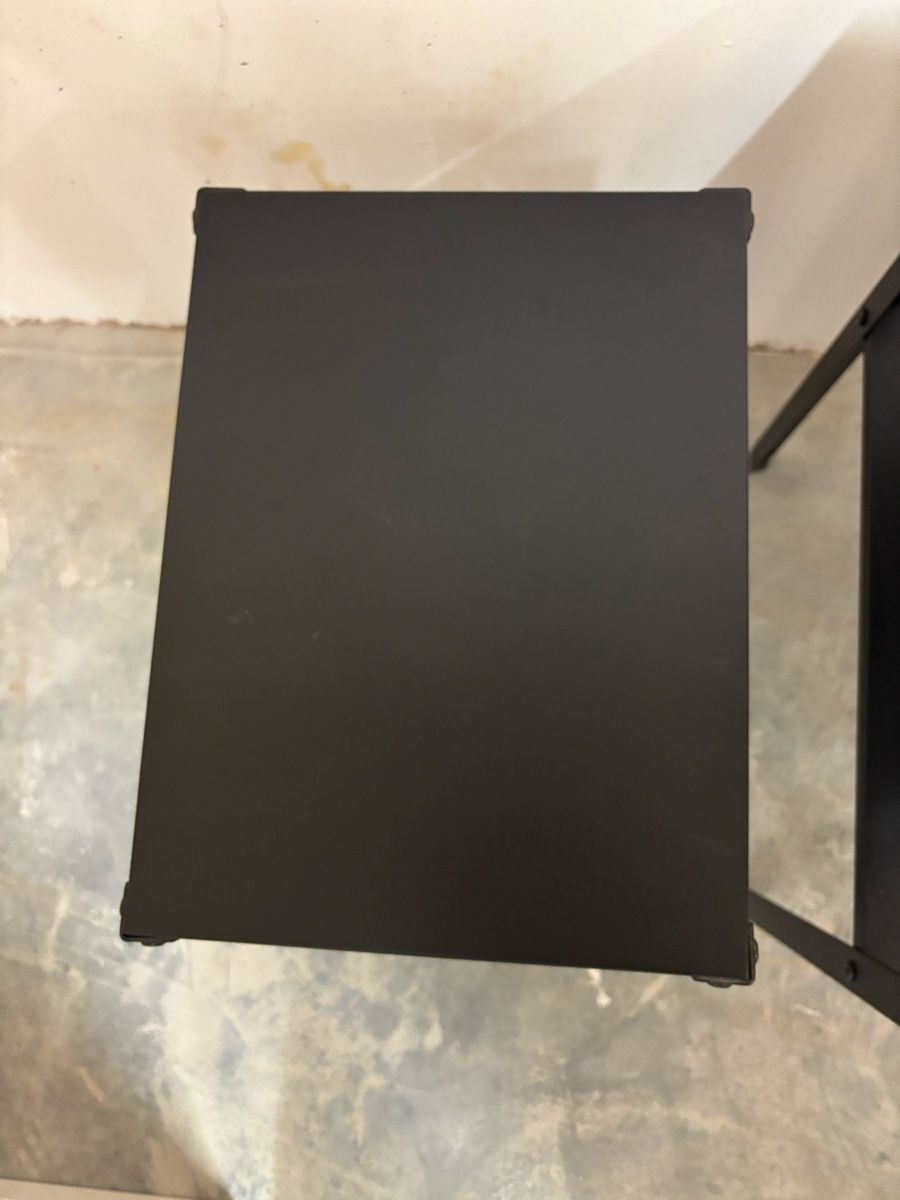 Scaffali: Regal schwarz Metall Wohnzimmermöbel 2er Set – Usato da Winterthur venduto da Fabunzkel 2