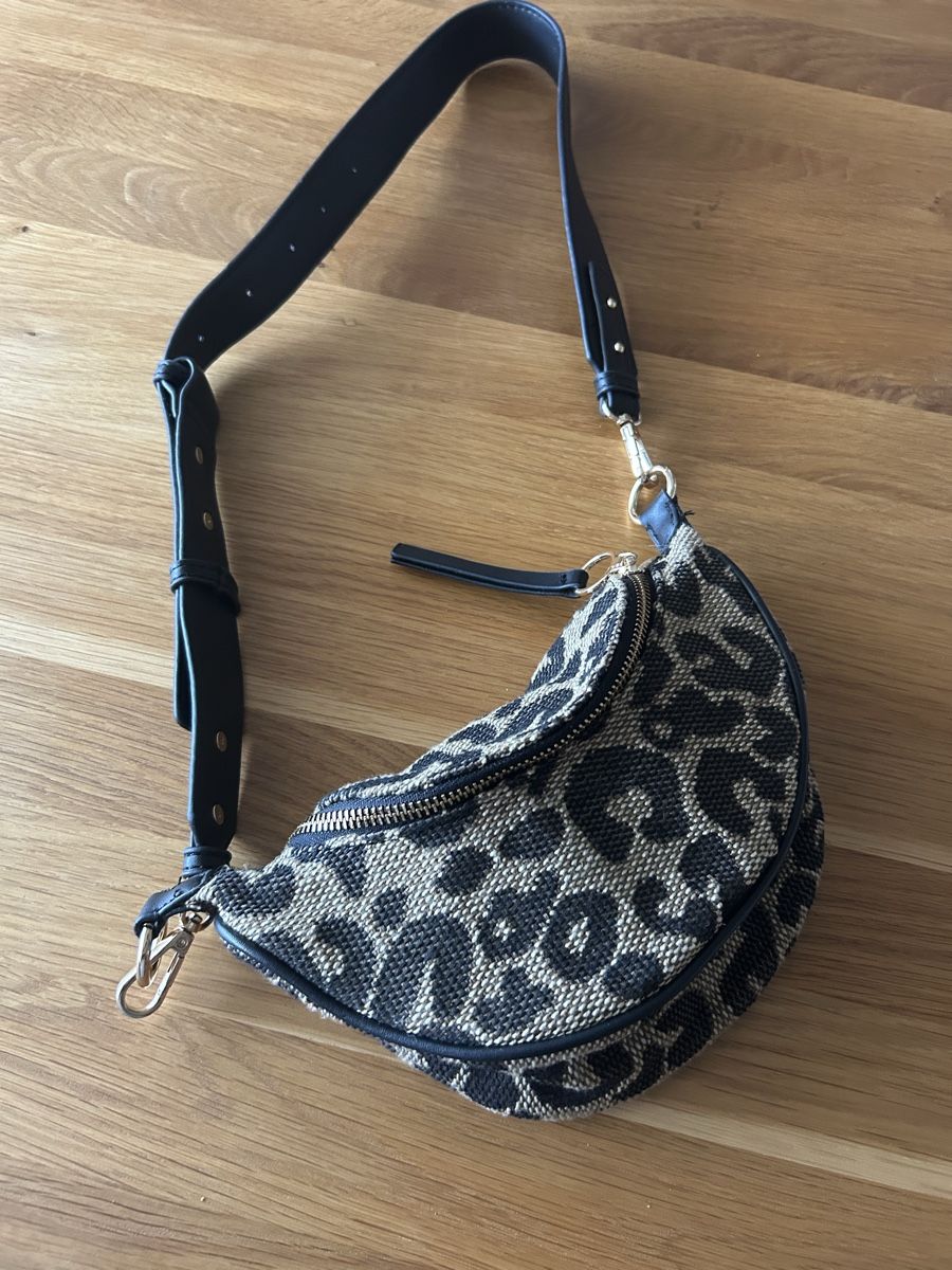 Borse da donna: Sac banane Elora imprimé léopard 🐆 – Nuovo (secondo la descrizione) da Gorgier venduto da hcaroline4
