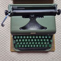 Machine à écrire portative Halda, vintage 1950s