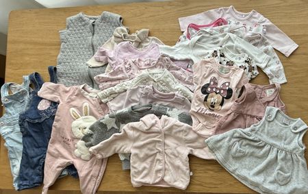 Babykleider-Paket Mädchen, Grösse 50/56 (0-2 Monate)