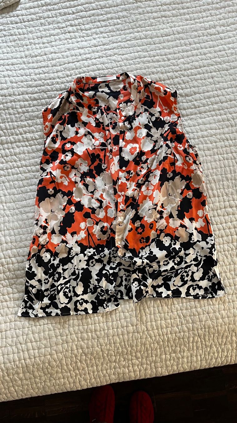 Hugo Boss Camicette: Boss Seidenbluse ohne Ärmel – Usato da Zürich venduto da ann_ngp7