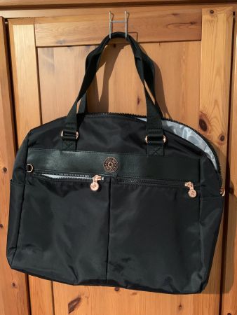 Kipling Reisetasche schwarz für Rollkoffer geeignet