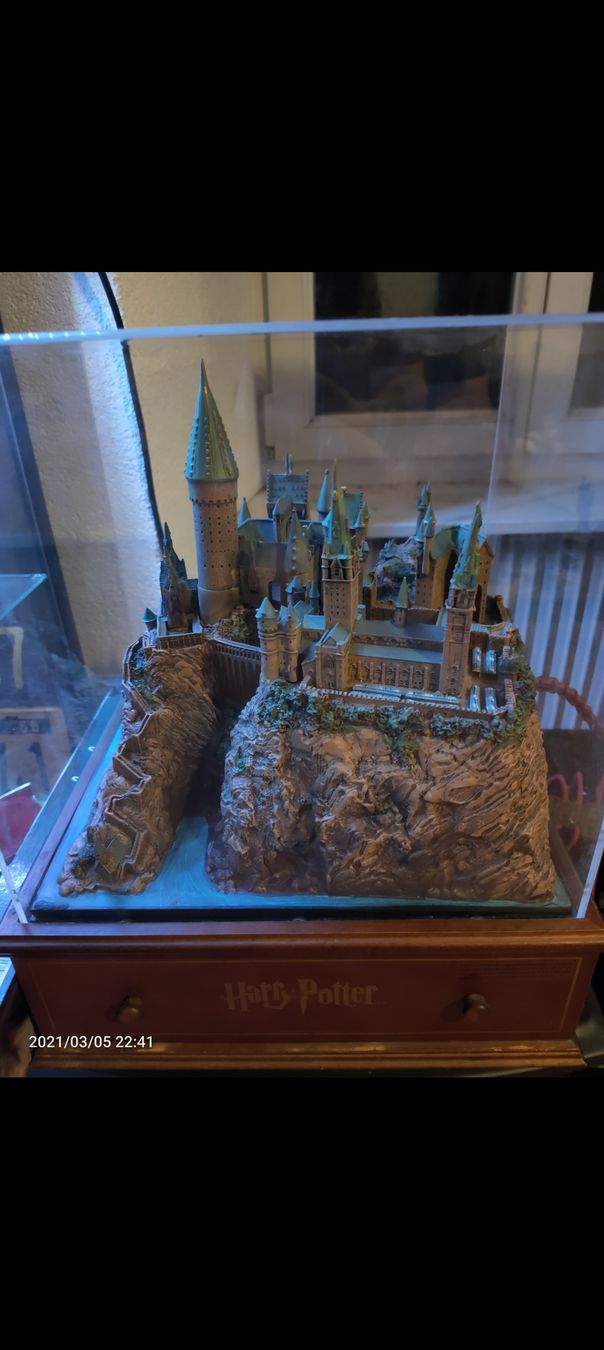 Tutti i DVDs: Château Harry Potter collector – Usato da Torny le Grand venduto da Bibikounette