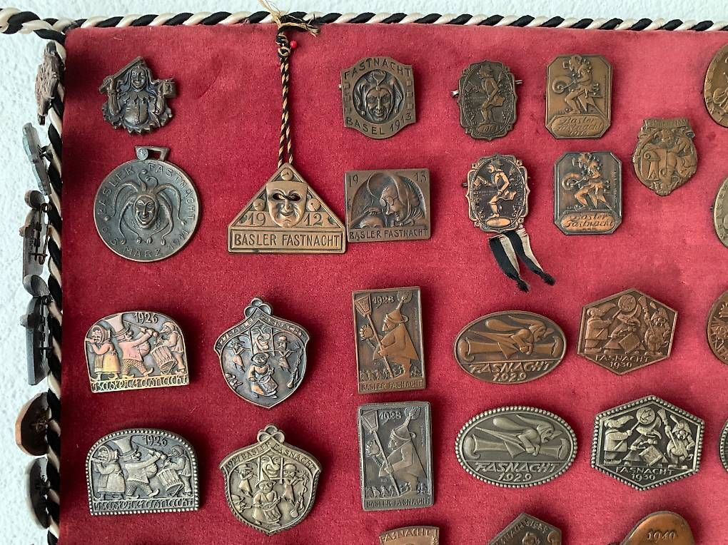 Placchette & Badge: Fasnachtsblaggedden – Usato da Bülach venduto da schoggimartini 2