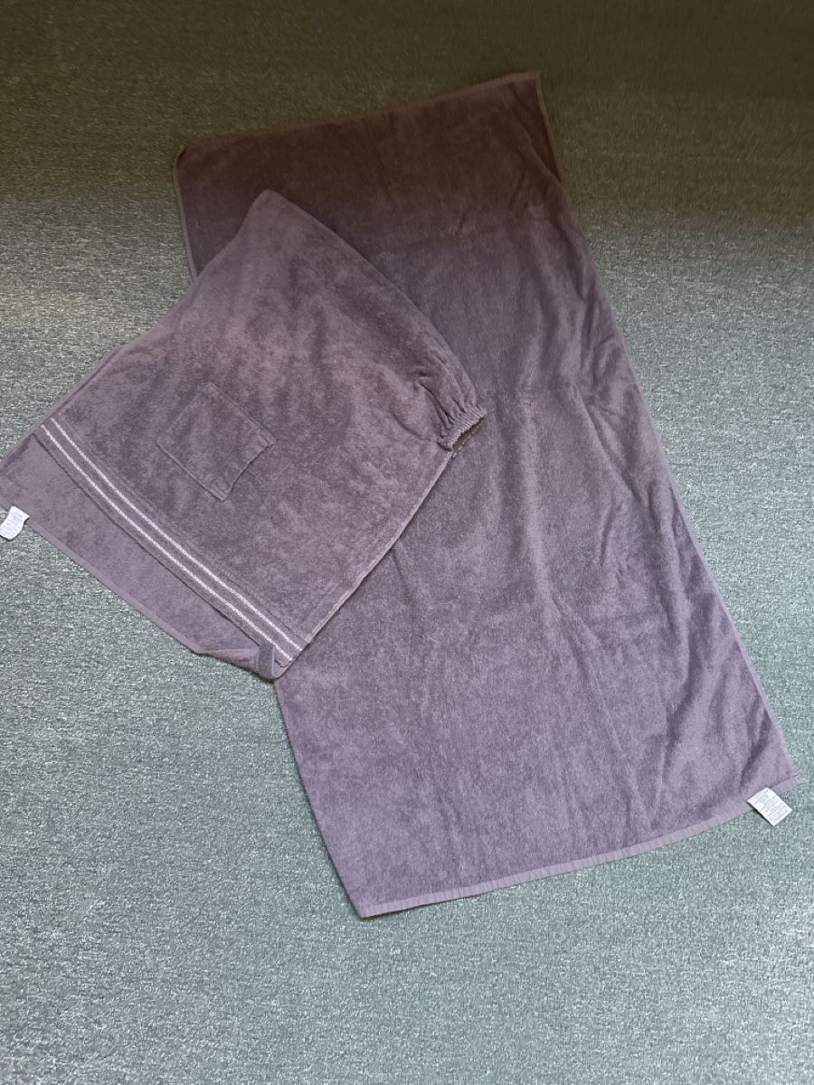 Serviettes de bain: 2 Badetücher/ Sauna Set – D'occasion à Baltschieder par YmroBe