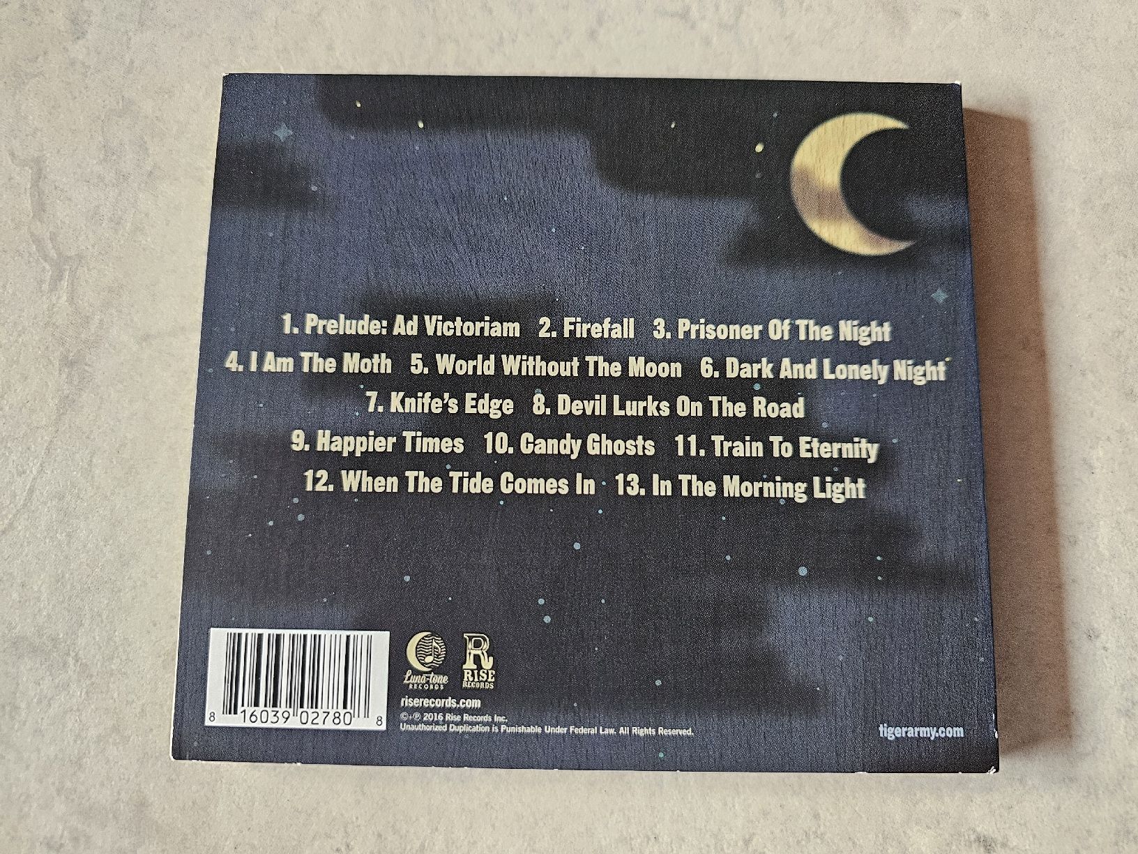 CD: Tiger Army  -  V ••• - – Usato da Schneisingen venduto da backstore24 1