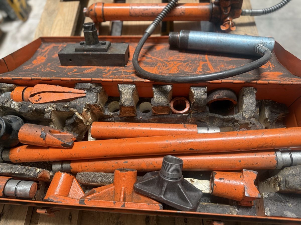 Tutti gli attrezzi: Hydraulic Body – Usato da Horriwil venduto da Carrera68 2