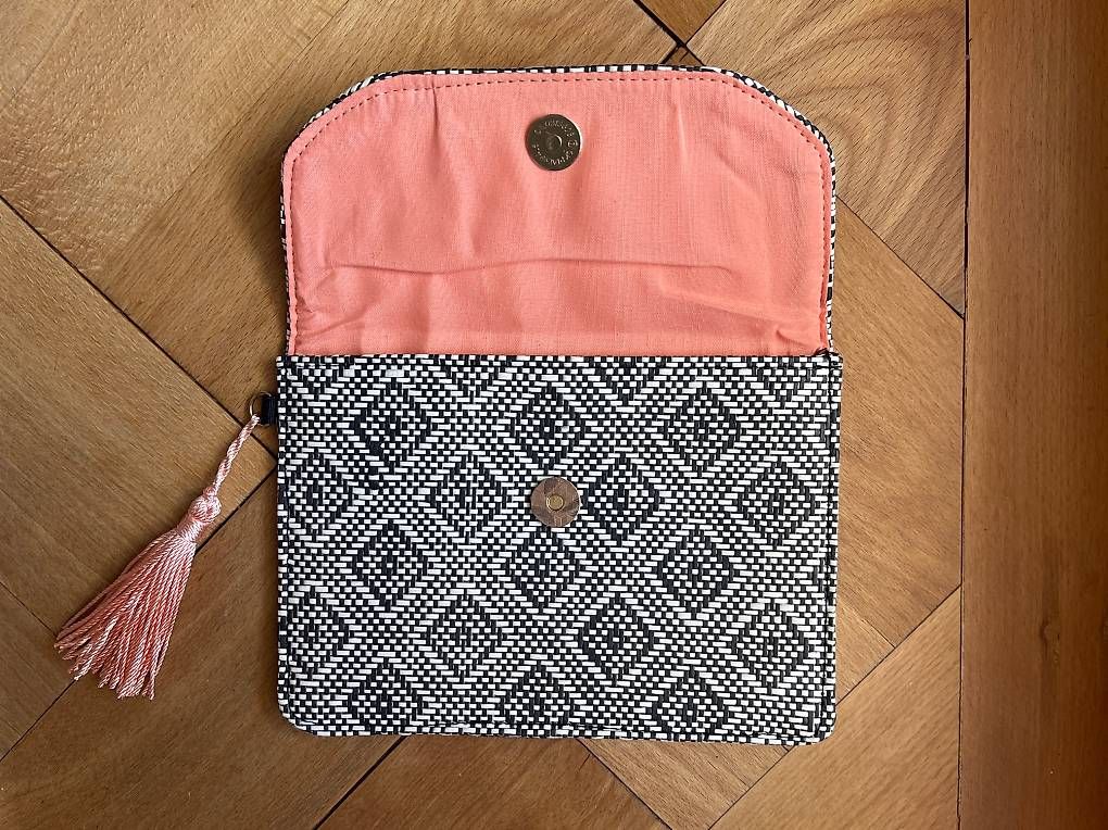 Taschen für Damen: Clutch Tasche ca. 14 x 20 cm – Gebraucht aus Zürich von anka_0205 1