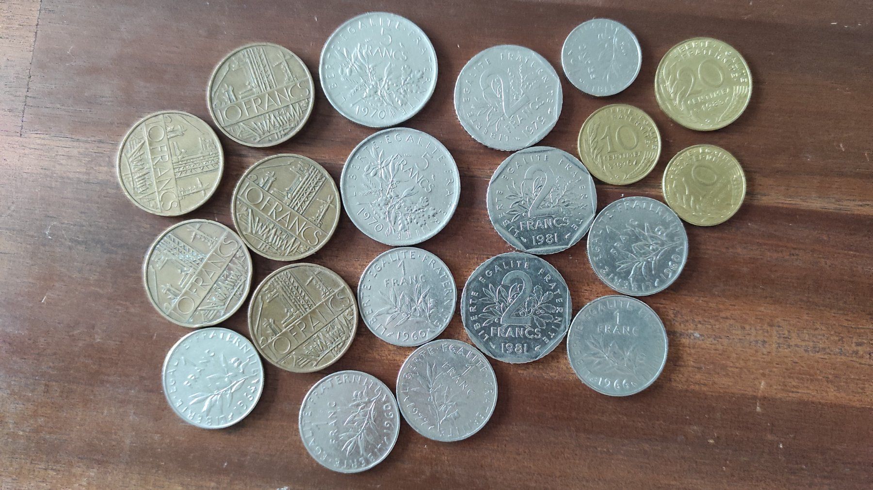 Tutti le monete: Francs, div. alte Münzen – Usato da Baar venduto da Cooltango 3