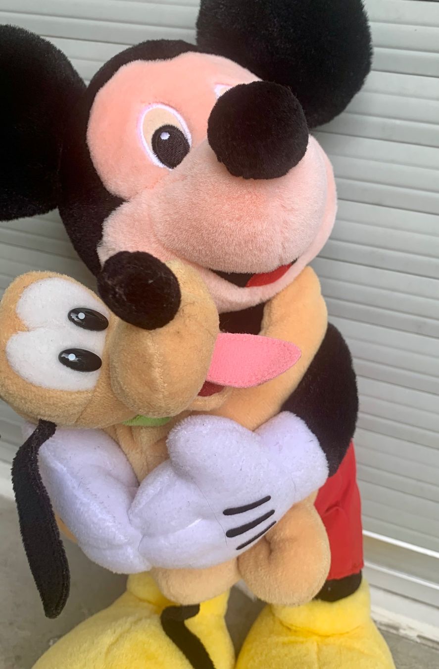 Disney Giocattoli: Peluche Mickey et Pluto dans ses bras – Usato da Martigny venduto da only__you 7